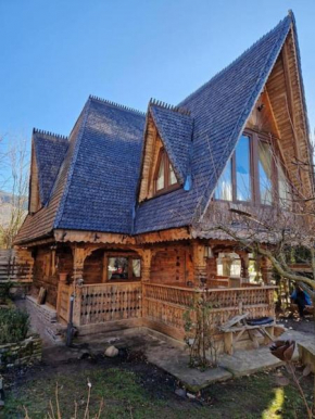 Casa Botiza - CĂTUN